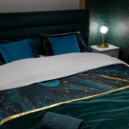 Lux Novi Park ורדניק