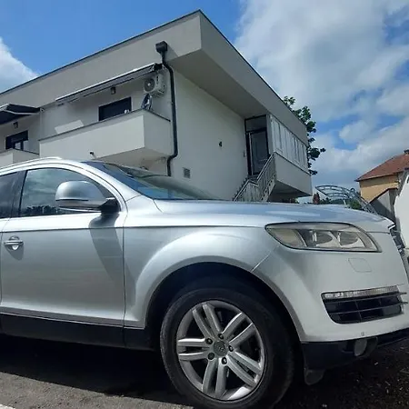 Lux Novi Park 아파트