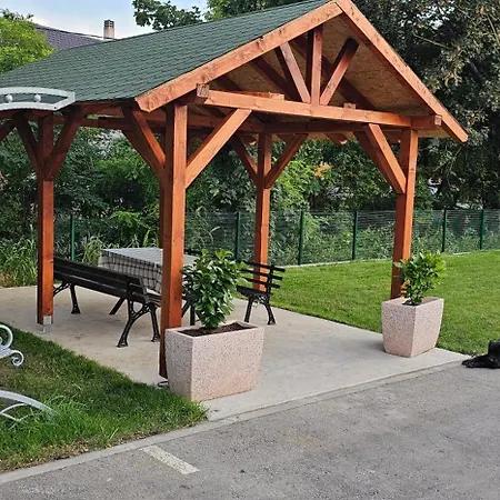 Lux Novi Park * ורדניק