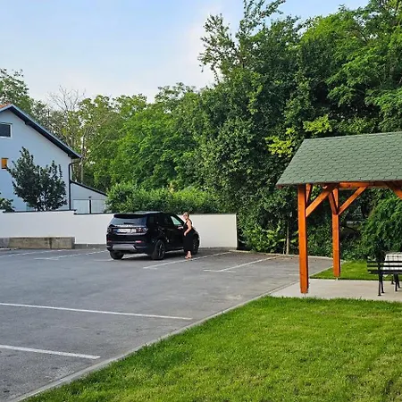 Lux Novi Park 아파트 브르드니크