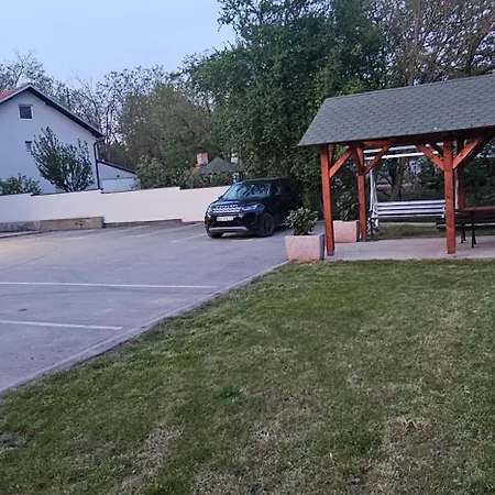 Lux Novi Park *