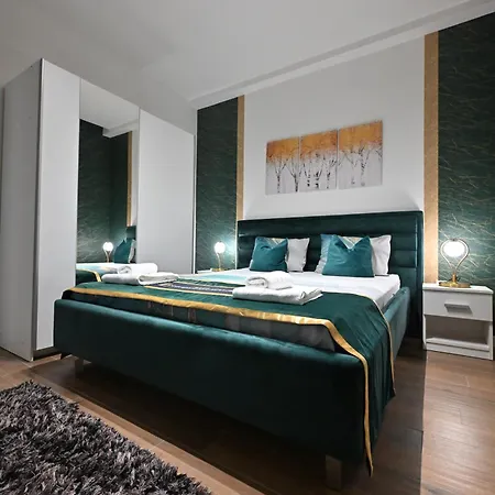 Lux Novi Park דירה *