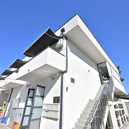 Lux Novi Park דירה