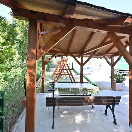 Lux Novi Park דירה *