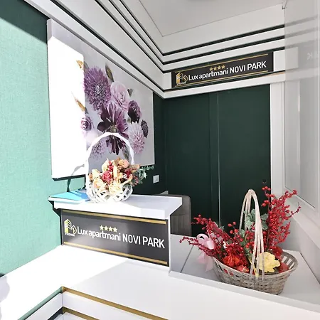 아파트 Lux Novi Park *