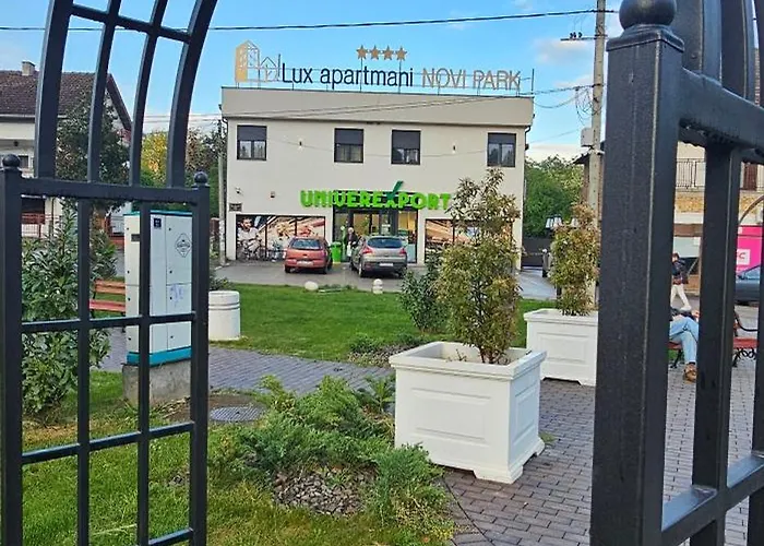 Lux Novi Park * Rednek