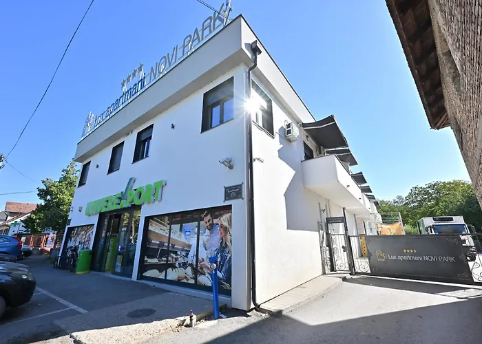 Lux Novi Park Rednek