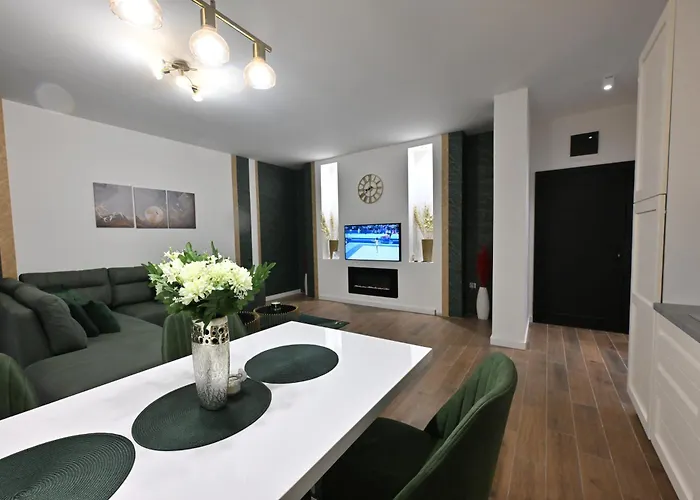 Lux Novi Park Rednek