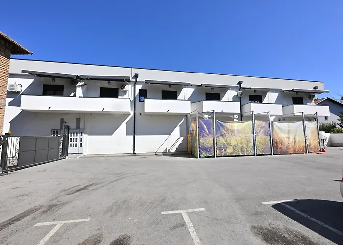 Apartman Lux Novi Park