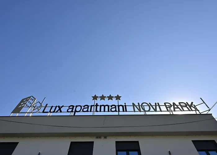 Lux Novi Park * Rednek