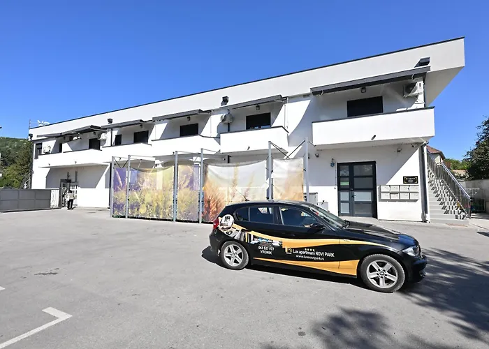 Lux Novi Park Apartman Rednek