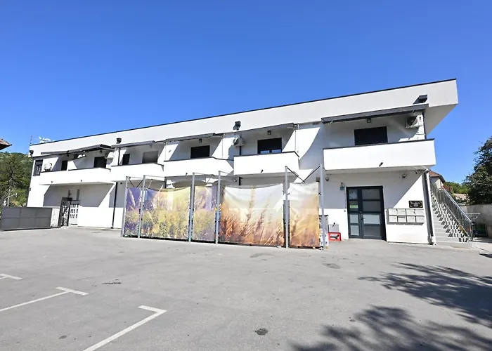 Apartman Lux Novi Park Rednek